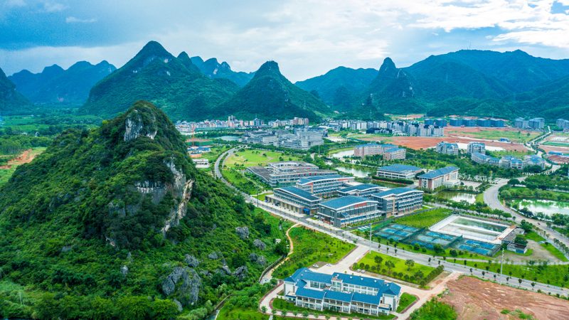 晶振型号揭秘：电子代工中的时间标准器