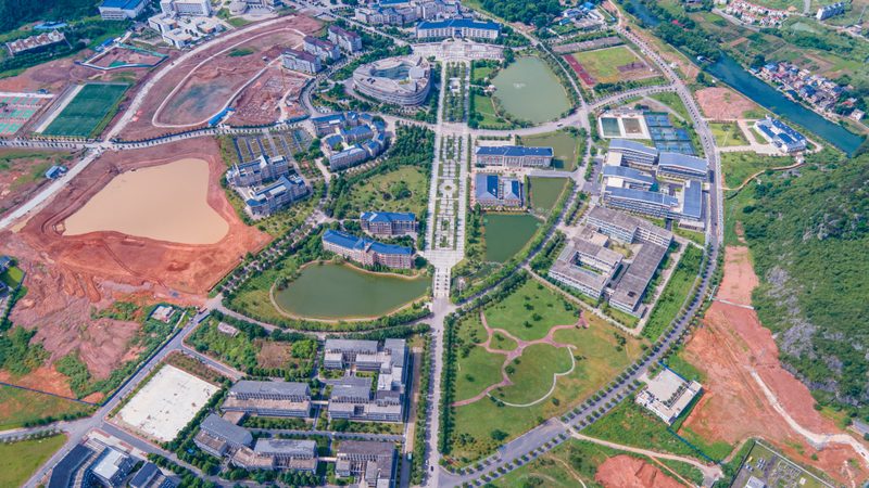 成都电子配件批发定制：揭秘样品选择与质量把控